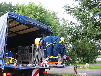 Vorbereitungen zur Ausleuchtung der Einsatzstelle / Foto: OV Meldorf
